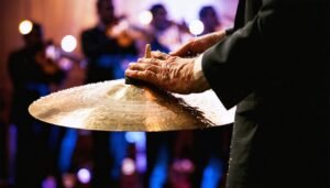 play cymbal 0002